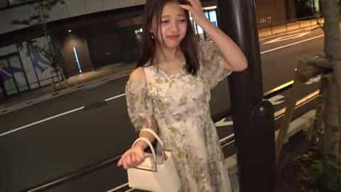 一开始350真的很柔软，第一次拍摄。 2126 令人无法抗拒的缝隙宝盒！乒乓！哇喔！用一场令人惊喜的真假测验来泡妞！低调神秘的美女在湿润的小穴里立刻做爱！ ？她身材娇小，双腿紧实修长，乳房美丽柔软，摸起来手感极佳！