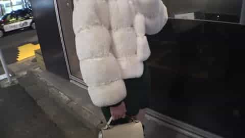 严重调情，第一枪。 1930 带著青森口音伪装成无辜的学园……趁男友不在的时候和男朋友交朋友玩的淫荡少女！被染成东京色的恶心身体，用指法和肉棒也不停地喷水！最重要的是，她有一个让她喜欢打屁股的M体质......