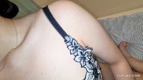 美丽而优雅的已婚妇女。我不悦的开始，我没有债务，但我的喙和我的淫秽部分却无法无天，我感受到了我淫荡放荡的真相。